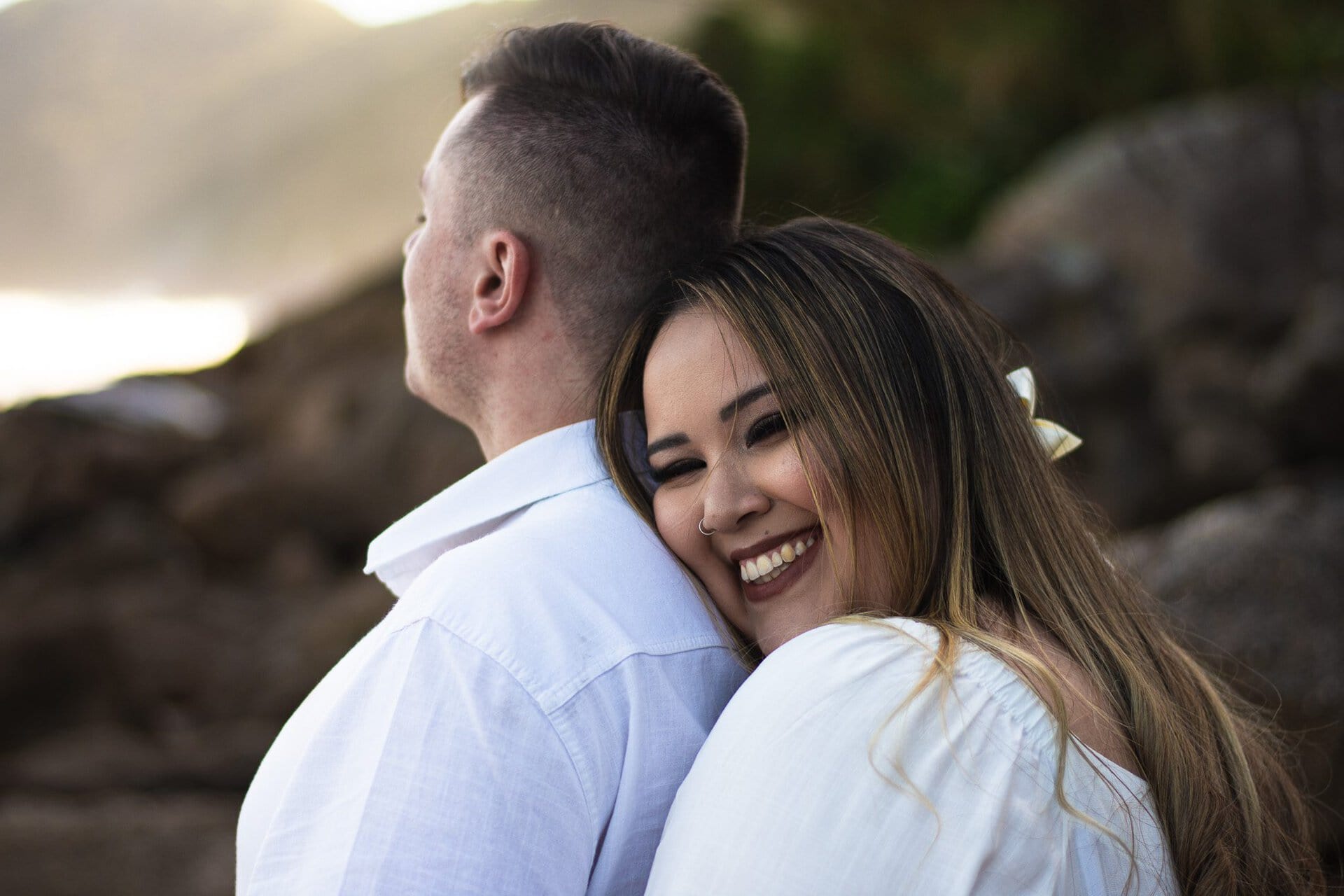 Ensaio Fotográfico Pré Wedding na praia feito pelo fotógrafo de São Paulo Guilherme Marques Fotografia de casal Ensaio de casal