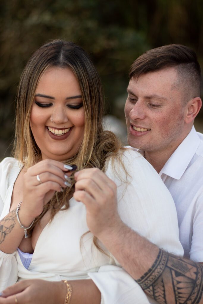 Ensaio Fotográfico Pré Wedding na praia feito pelo fotógrafo de São Paulo Guilherme Marques Fotografia de casal Ensaio de casal