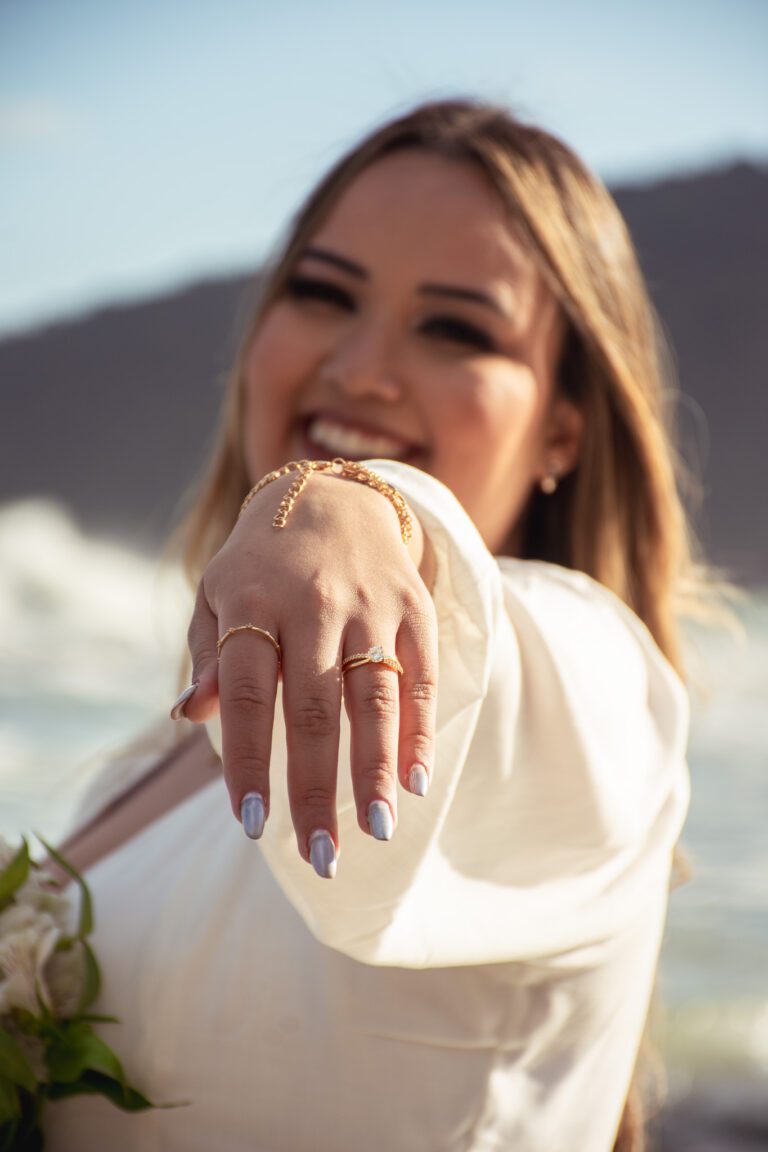 Ensaio Fotográfico Pré Wedding na praia feito pelo fotógrafo de São Paulo Guilherme Marques Fotografia de casal Ensaio de casal