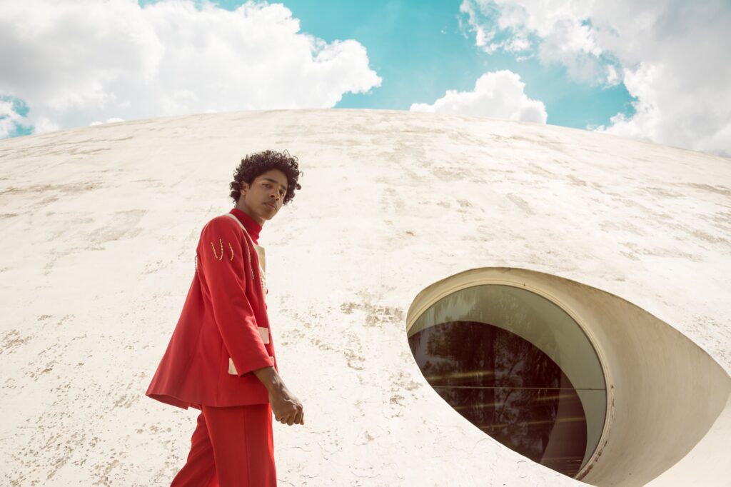 Ensaio fotográfico editorial de moda realizado no Parque Ibirapuera em São Paulo com o modelo profissional Vicente Júnior feito pelo fotógrafo profissional Guilherme Marques 1