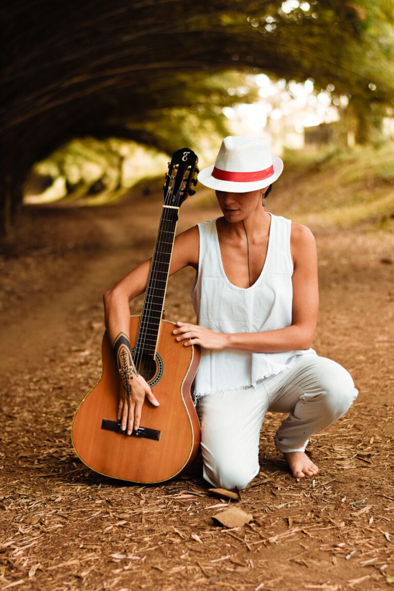 Ensaio fotográfico para artistas e músicos - Ensaio fotográfico feminino da artista Dani Vitor em parque em São Paulo - Fotógrafo de São Paulo Guilherme Marques