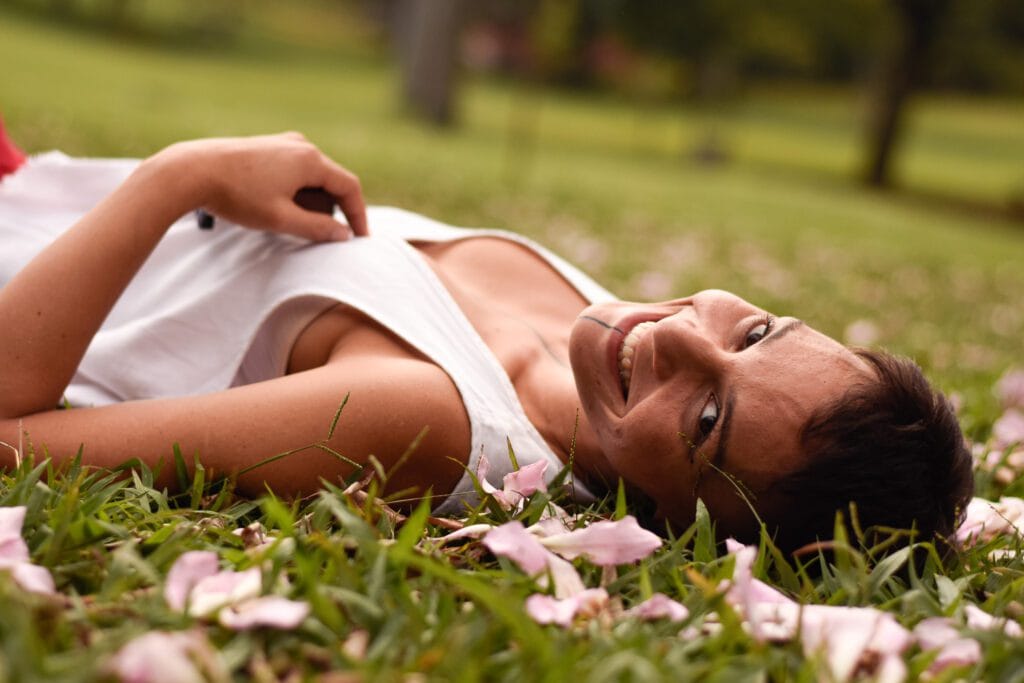 Ensaio fotográfico para artistas e músicos - Ensaio fotográfico feminino da artista Dani Vitor em parque em São Paulo - Fotógrafo de São Paulo Guilherme Marques