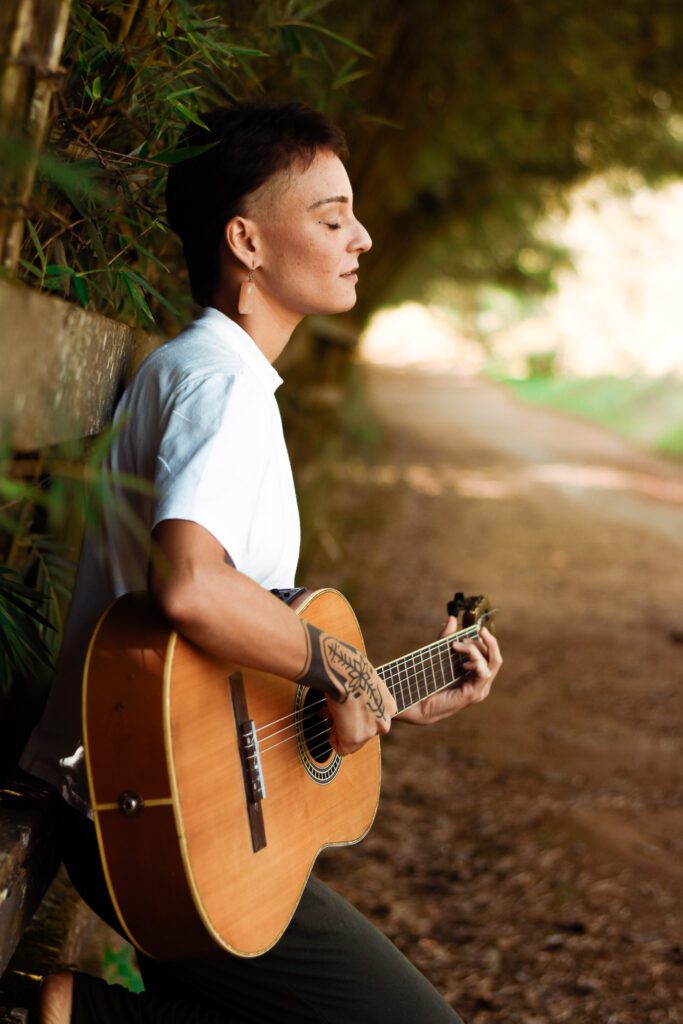 Ensaio fotográfico para artistas e músicos - Ensaio fotográfico feminino da artista Dani Vitor em parque em São Paulo - Fotógrafo de São Paulo Guilherme Marques