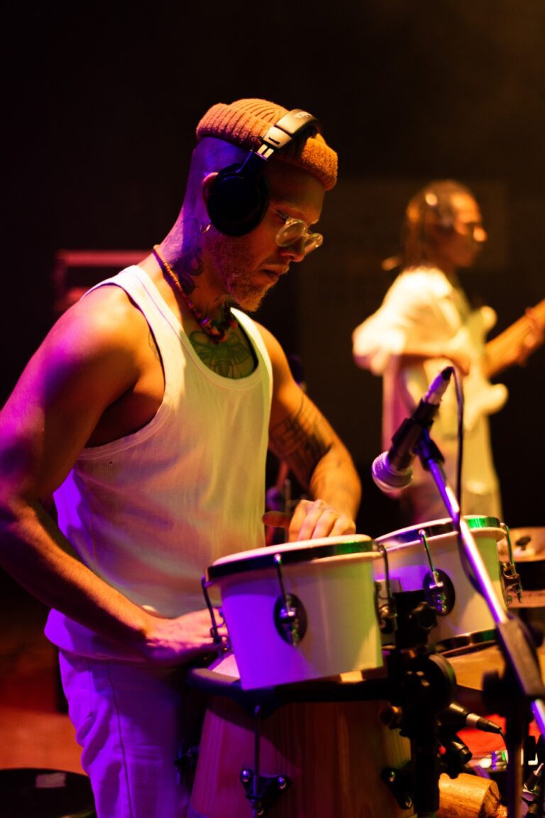 Fotografia de Show Registros fotográficos da Banda Planeta Gru acompanhando o show da Banda Família Cristal no Teatro Flávio Império em São Paulo 1