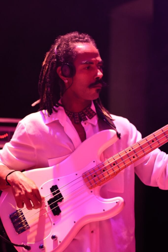 Fotografia de Show Registros fotográficos da Banda Planeta Gru acompanhando o show da Banda Família Cristal no Teatro Flávio Império em São Paulo 1