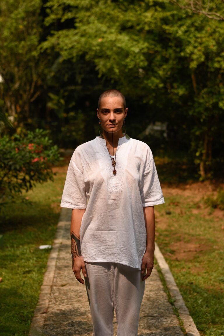 Terapeuta massagista Dani Vitor - Sessão de fotos para terapeutas e massagistas - Retratos corporativos para divulgar o seu trabalho online - Fotógrafo de São Paulo Guilherme Marques