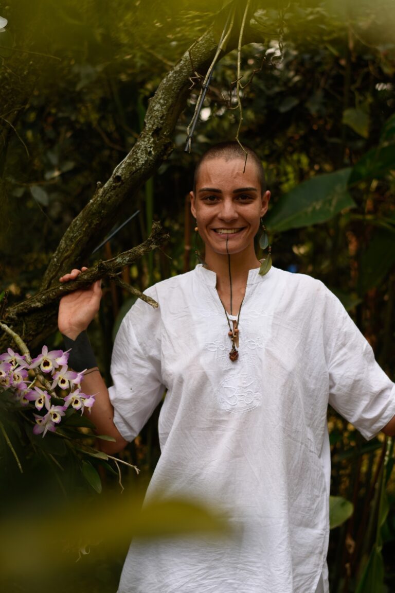 Terapeuta massagista Dani Vitor - Sessão de fotos para terapeutas e massagistas - Retratos corporativos para divulgar o seu trabalho online - Fotógrafo de São Paulo Guilherme Marques