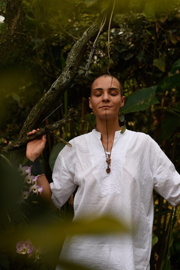 Terapeuta massagista Dani Vitor - Sessão de fotos para terapeutas e massagistas - Retratos corporativos para divulgar o seu trabalho online - Fotógrafo de São Paulo Guilherme Marques