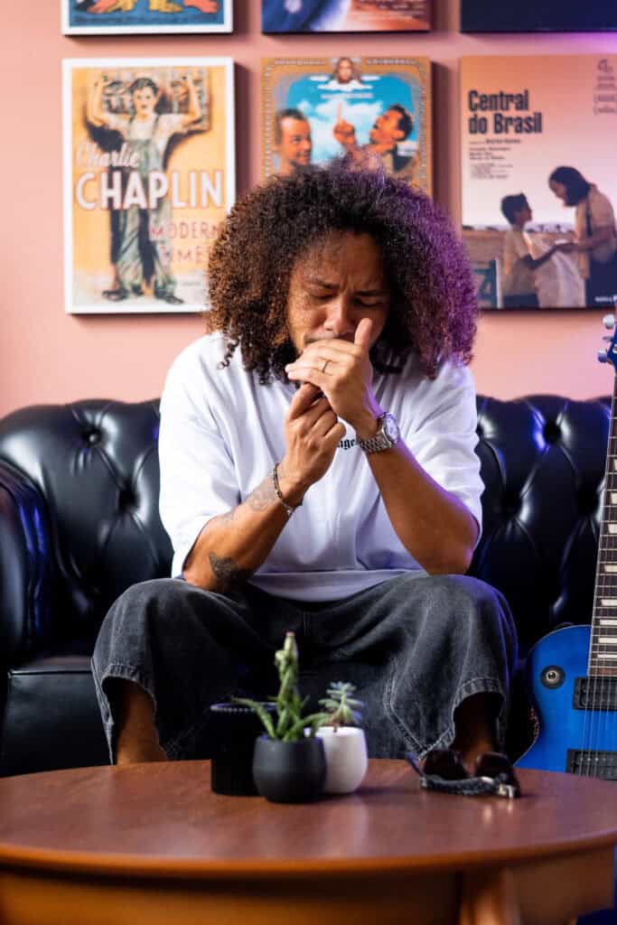 Fotógrafo Guilherme Marques captura momentos autênticos e emocionantes em ensaios e eventos.