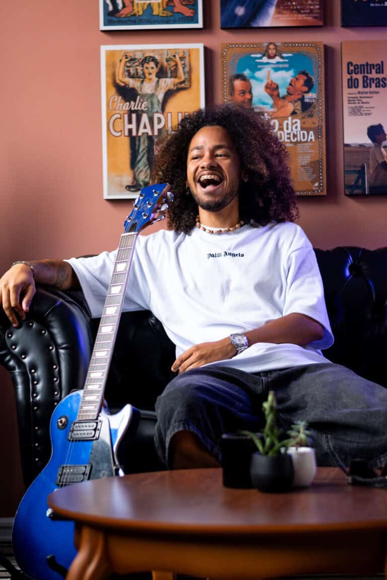 Fotógrafo Guilherme Marques captura momentos musicais autênticos e vibrantes.