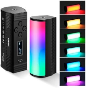 Baterias portáteis com luzes LED em várias cores, ideais para recarregar dispositivos móveis com est.
