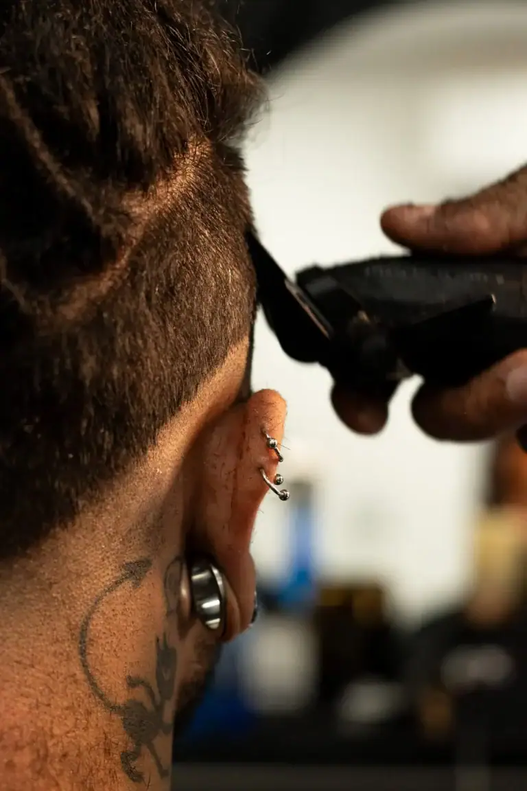Corte de cabelo masculino por fotógrafo profissional em São Paulo.